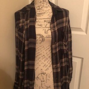 Long sleeve flannel shirt. Size S.